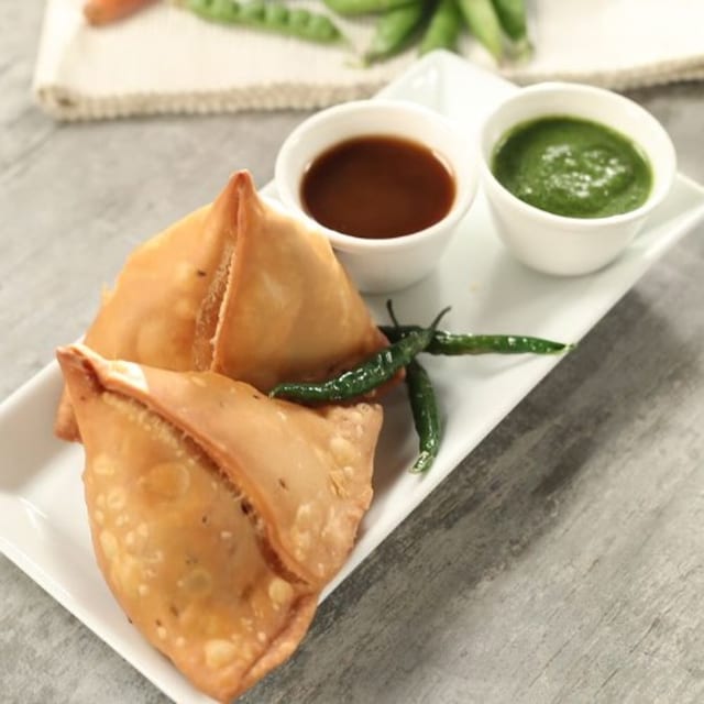L - VEGETABLE SAMOSA.