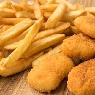 FRENCH FRIES & CHICKEN NUGGETS