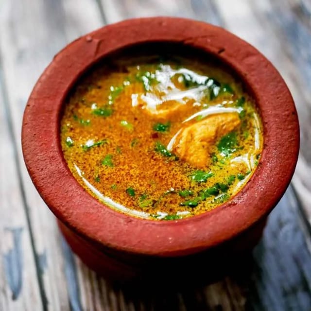 MURGH MASALEDAR SOUP.